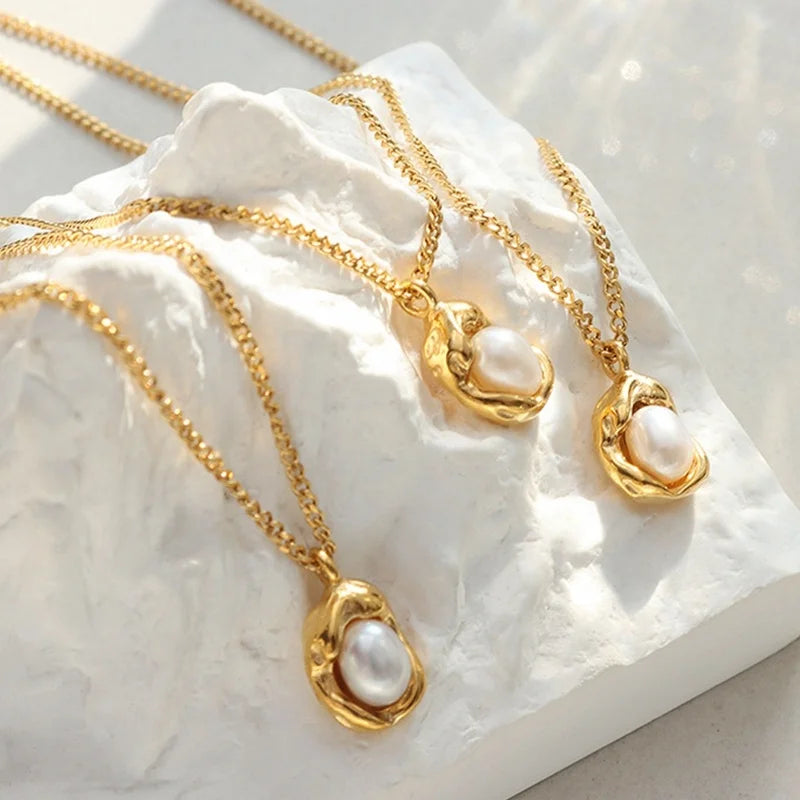 MECYLIFE Elegant 18K Gold Ins Fashion Women Charm Pendant Stainless Steel Natural Freshwater Pearl Necklace for Girl