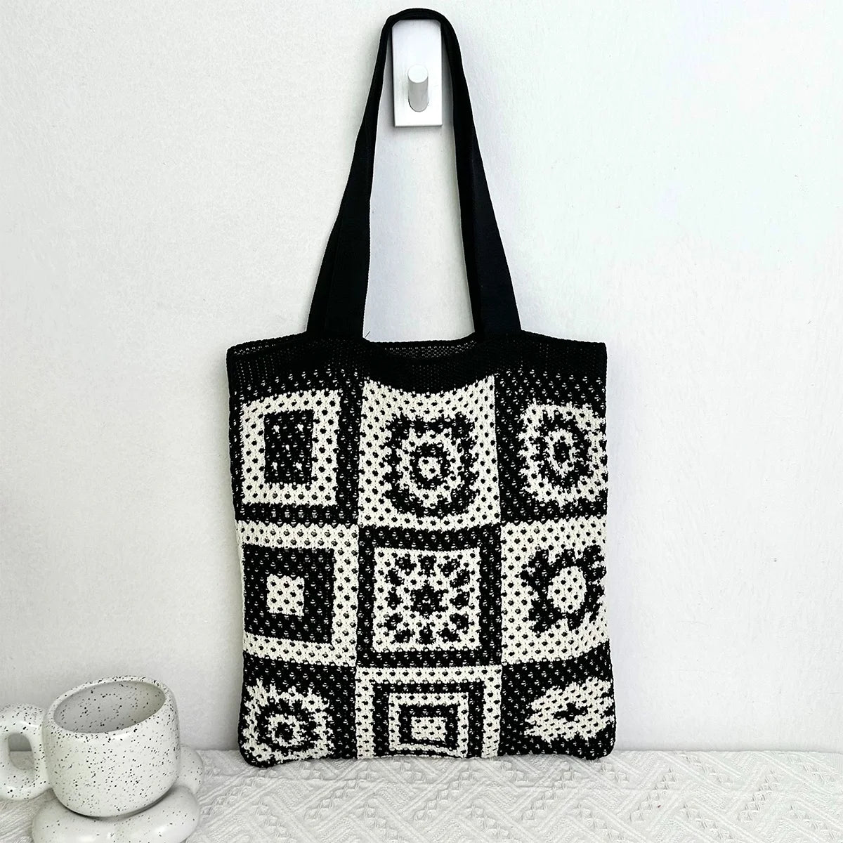 2023 Women's Knitted Tote Bag Korean Hot Style Black White Checkered Portable Shoulder Shopping Bag