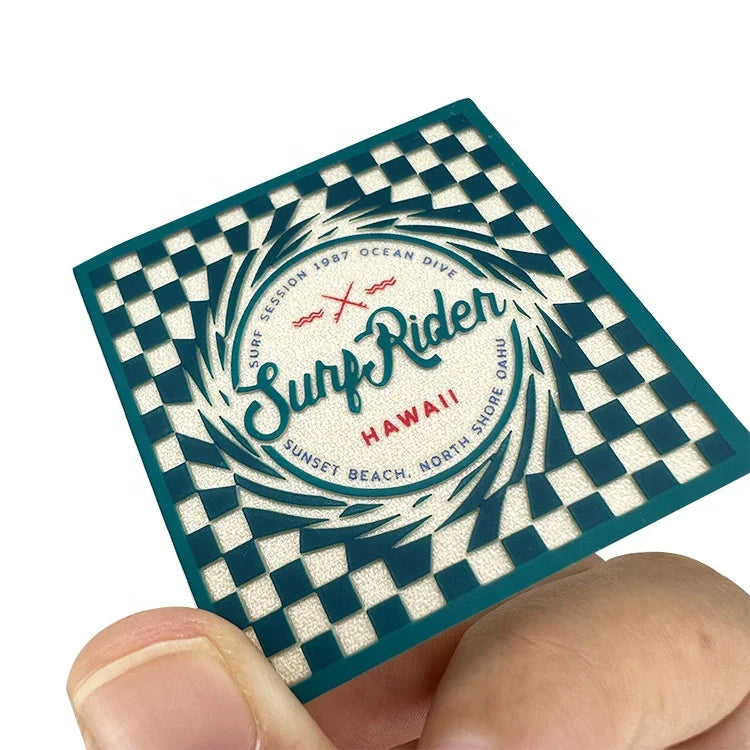 High Density Silk Screen Printed Fabric Labels Wholesale Design Custom Silicone Iron on Patches for Garment Logo
