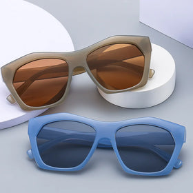 2025 New Coming Irregular Plastic Frame Sun Glasses Luxury Custom Logo Women Shade Eyeglasses Trendy Lady Sunglasses