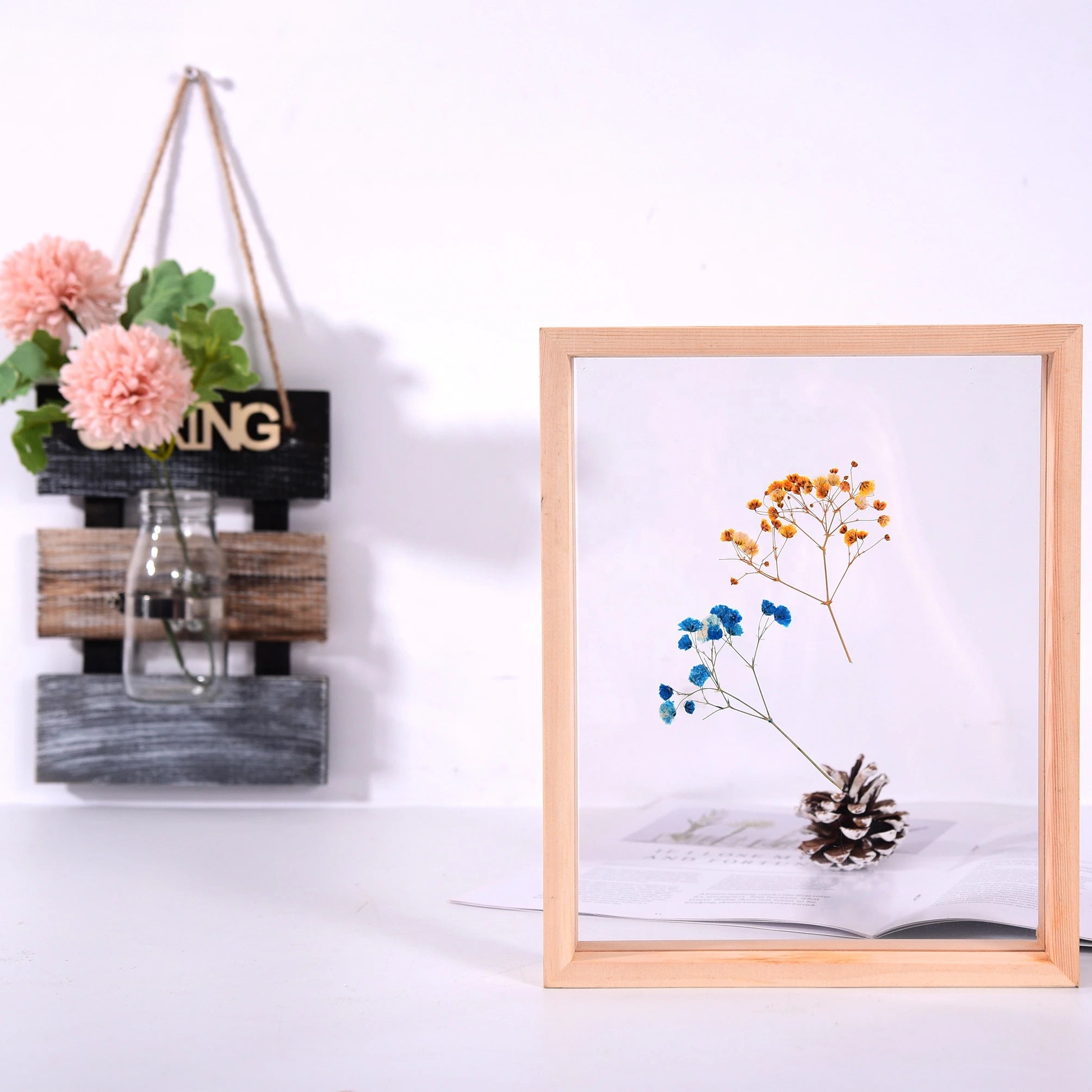 Factory Wholesale Double Side Transparent Acrylic Glass Floating Photo Picture Wooden Frame
