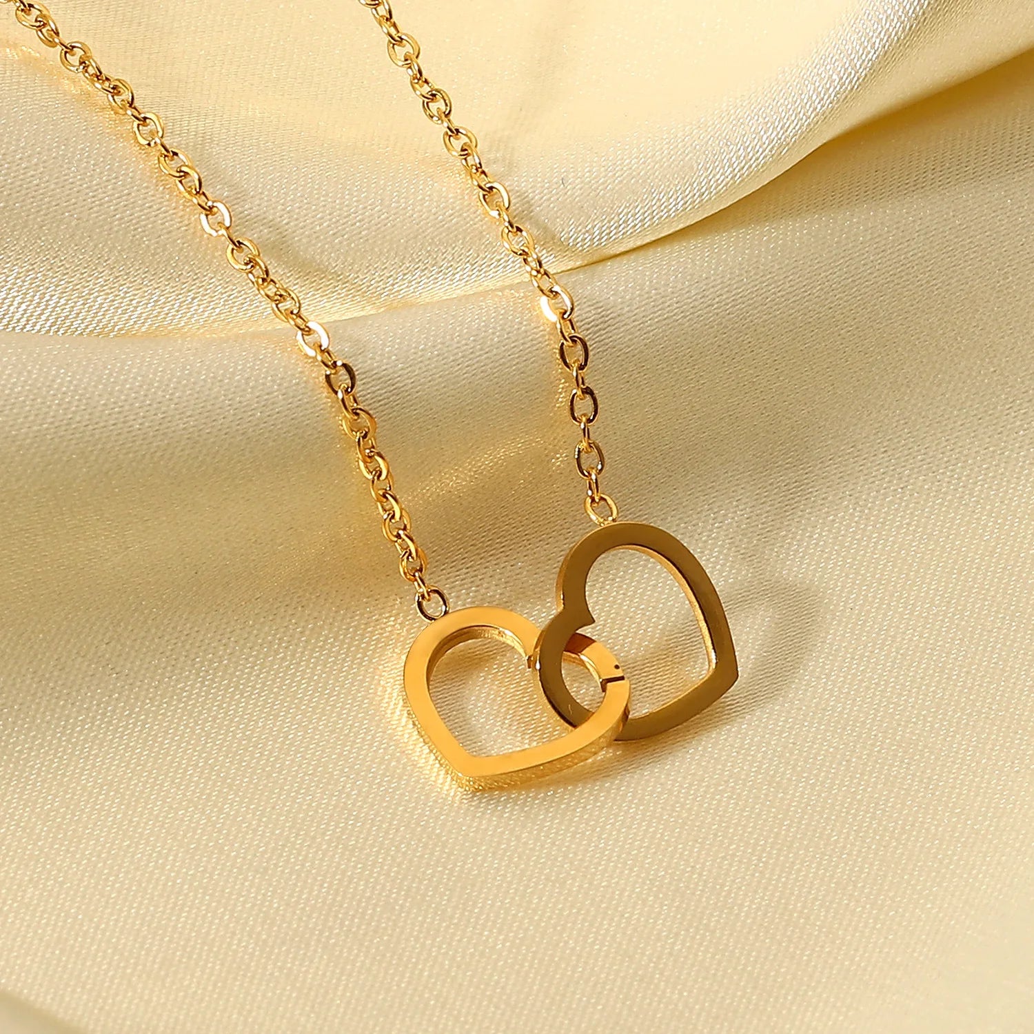 Stainless Steel Necklace Heart Pendant Fashion Jewelry Charms Necklaces for Women