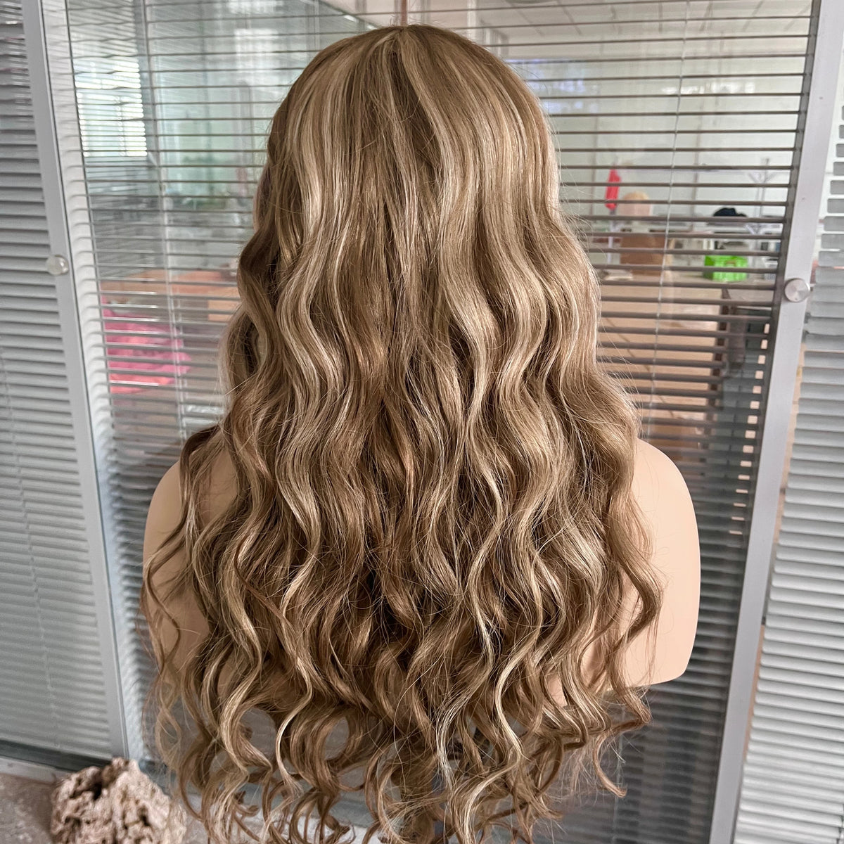 Body Wave 13x4 Lace Front Wig European Human Hair Wigs Highlights Blonde Color Cuticle Aligned Transparent Hd Lace Front Wigs MegaBDM