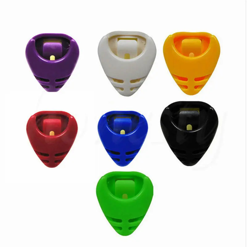 1Pcs Portable Plastic Guitar Pick Plectrum Holder Case Box Acoustic Heart Shaped