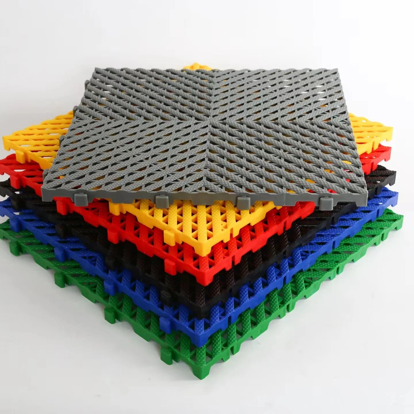 Plastic Flooring Mat Non-Slip PVC Garage Floor Tiles Interlocking Flooring Tiles for Carwash Shop Basement Swimming Car Parking