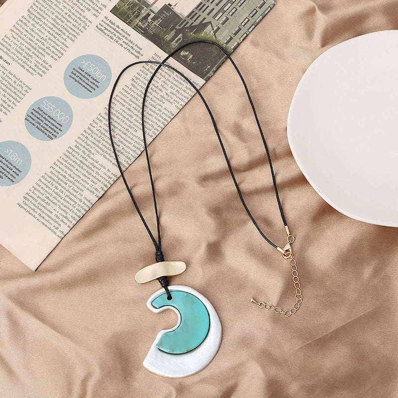 TongLing European Vintage Long Sweater Necklace Female Moon-shaped Pendant Necklace for Daily Life