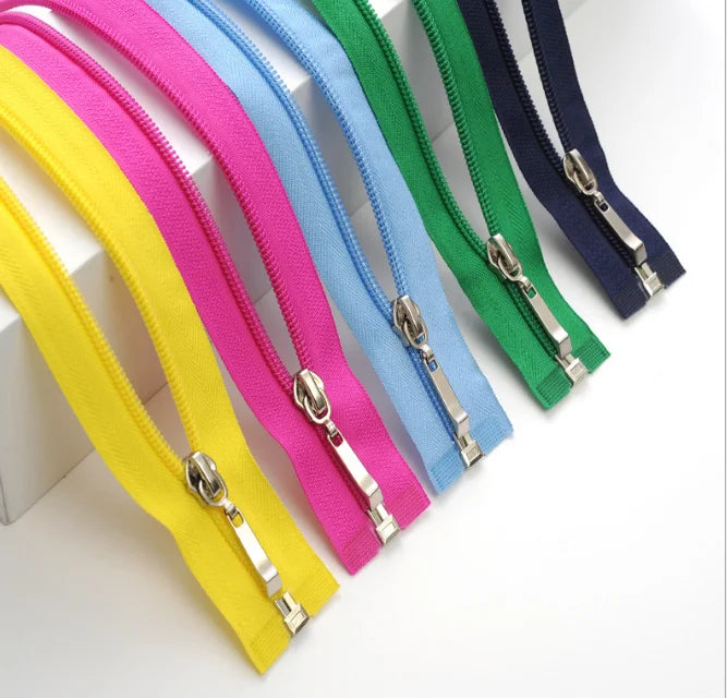 Sale Auto Lock 3# Nylon Zipper for Apparel Sustainable Available Colorful Fabric for Dresses Plastic Zippers for Bags Clothing