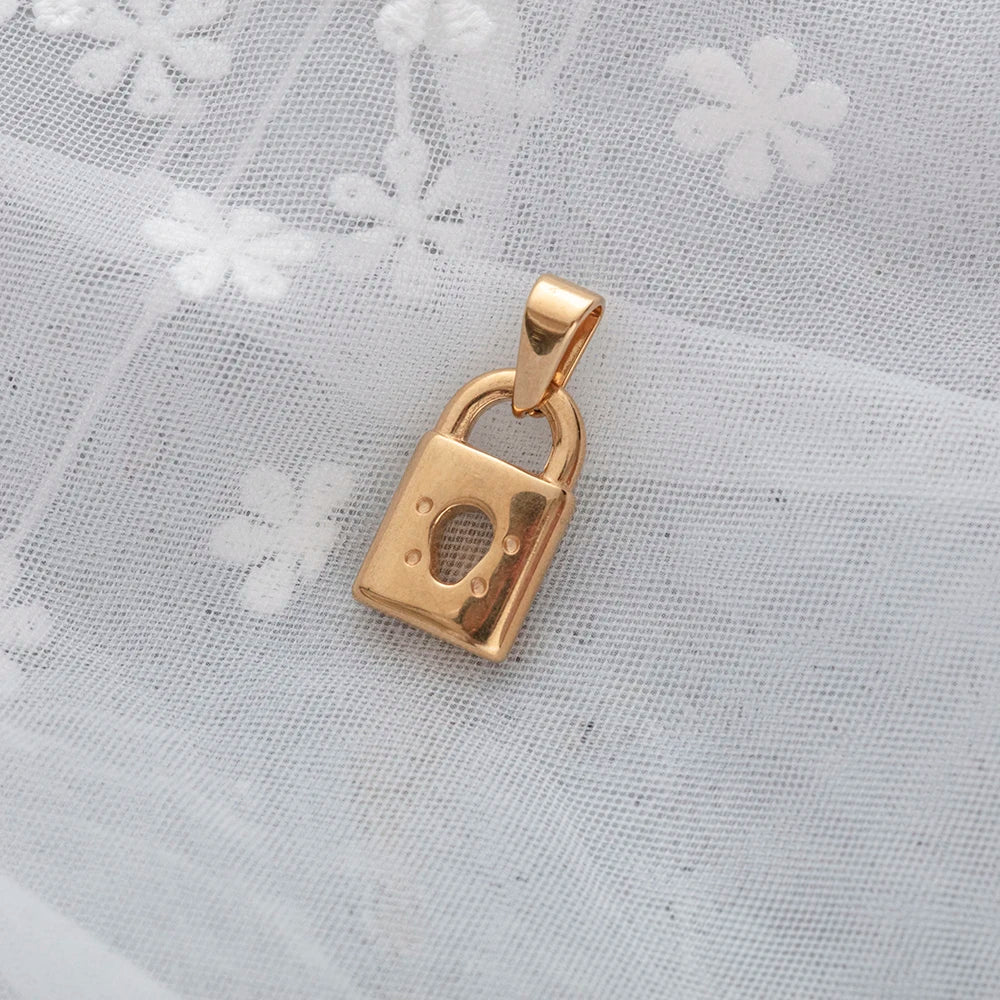 Wholesale Hot Sale 18K Gold Plated Key Lock Charms Pendants Stainless Steel Lock Fashion Jewelry Making Love Heart Lock Pendant