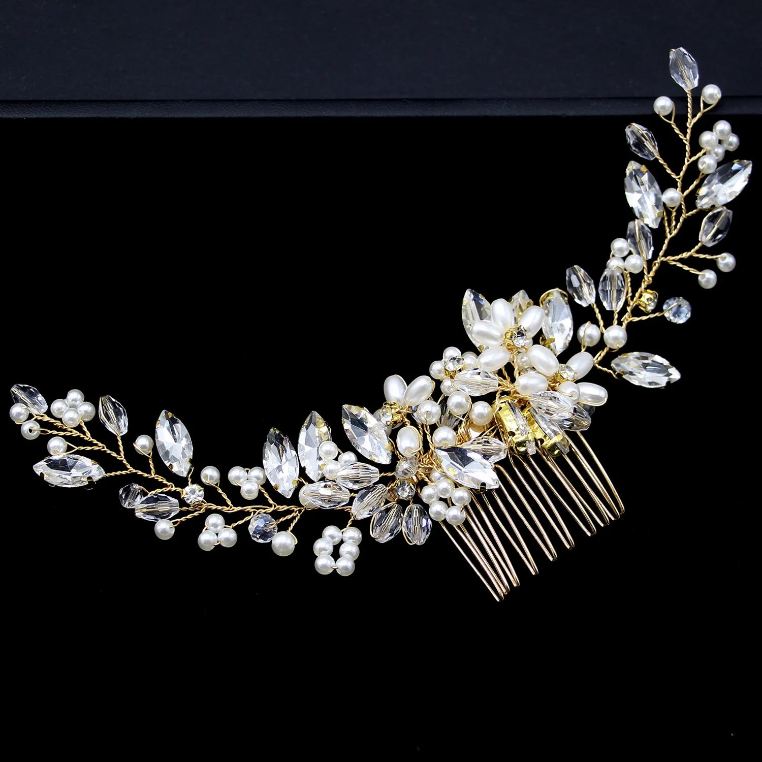 2022 Leaves Gold Wedding Rhinestone Bridal Comb Barrette Handmade Pearl Flower Clip Bride Hair Accessories for Women