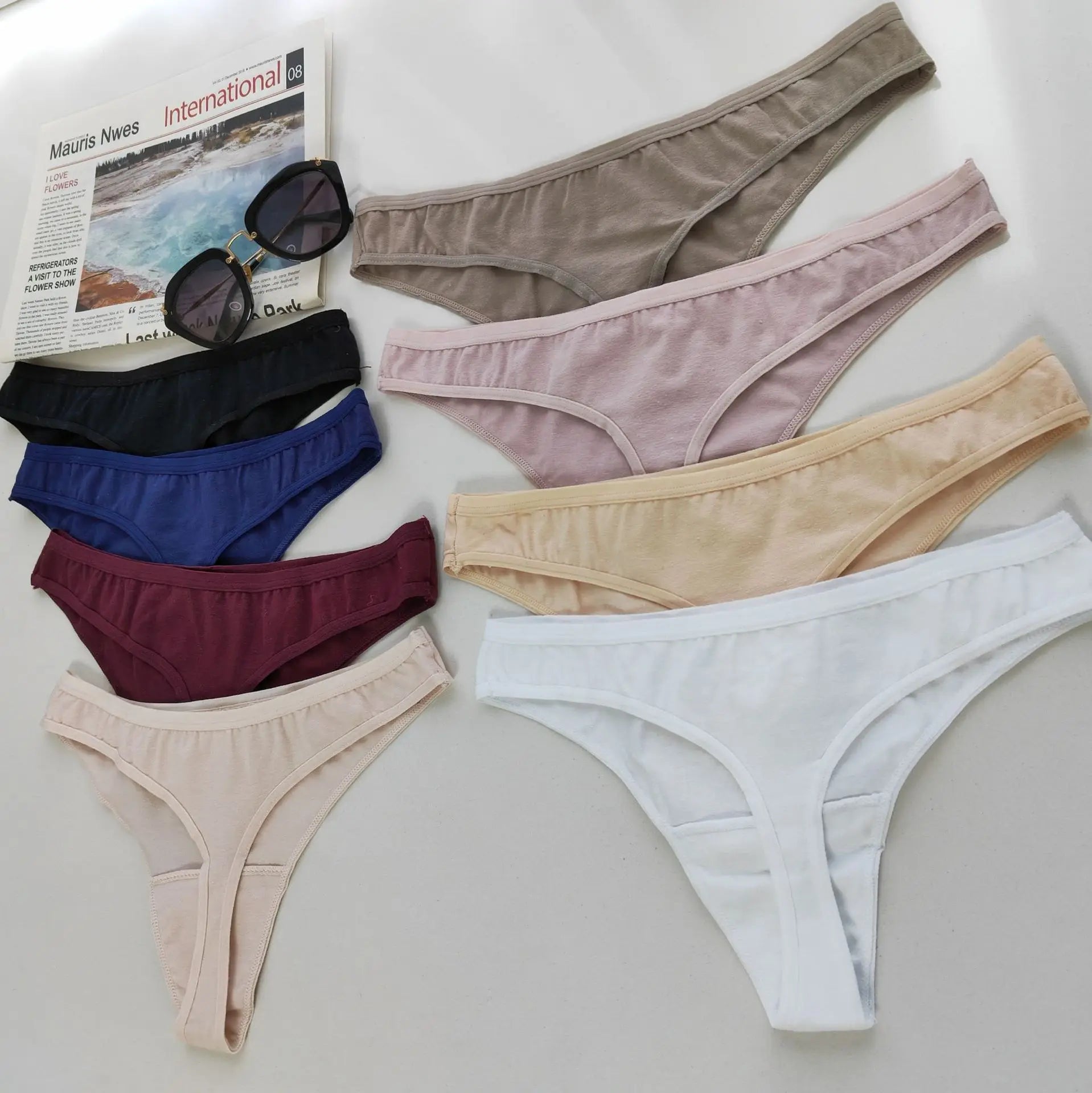 Woman's Low-Rise Cotton Panties Soft Skin-Friendly Sports Intimates Solid Pattern Plain Dyed Thongs Underwear Female Underpants