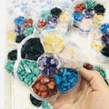 Wholesale Natural Crystal Seven Chakra Crystal Gravel Stone Gift Set Box Healing Stone for Decoration