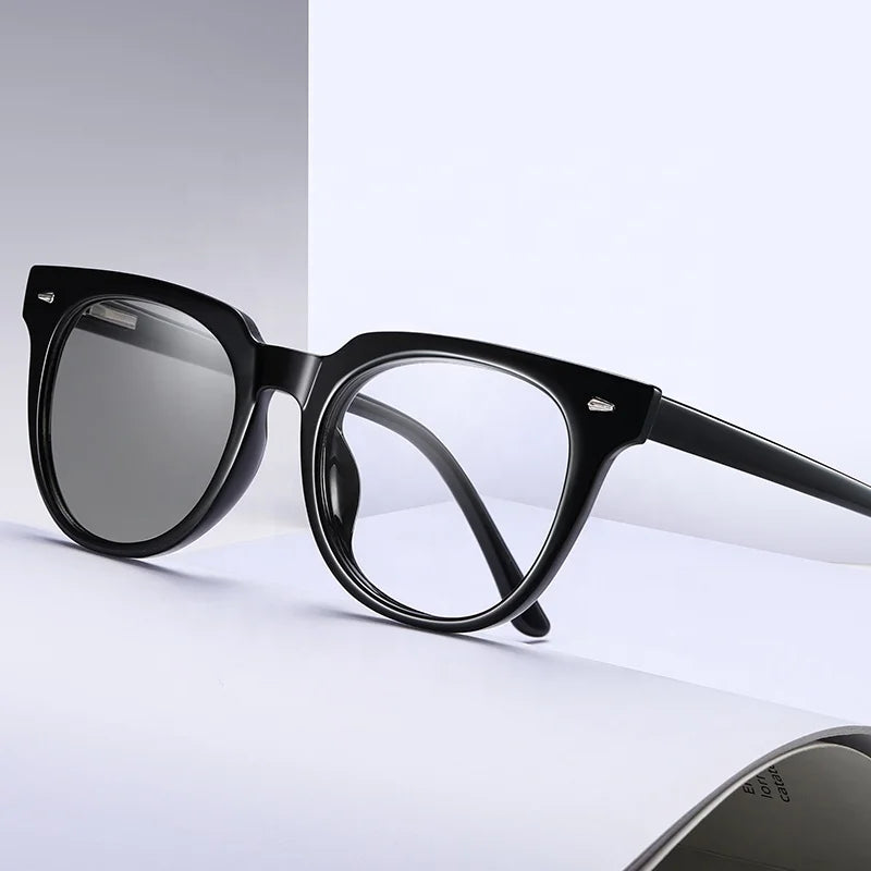 Wholesale Women Men Photochromic TR90 Cycling Eyewear Change Color Eyeglasses Anti Blue Light Blocking Glasses