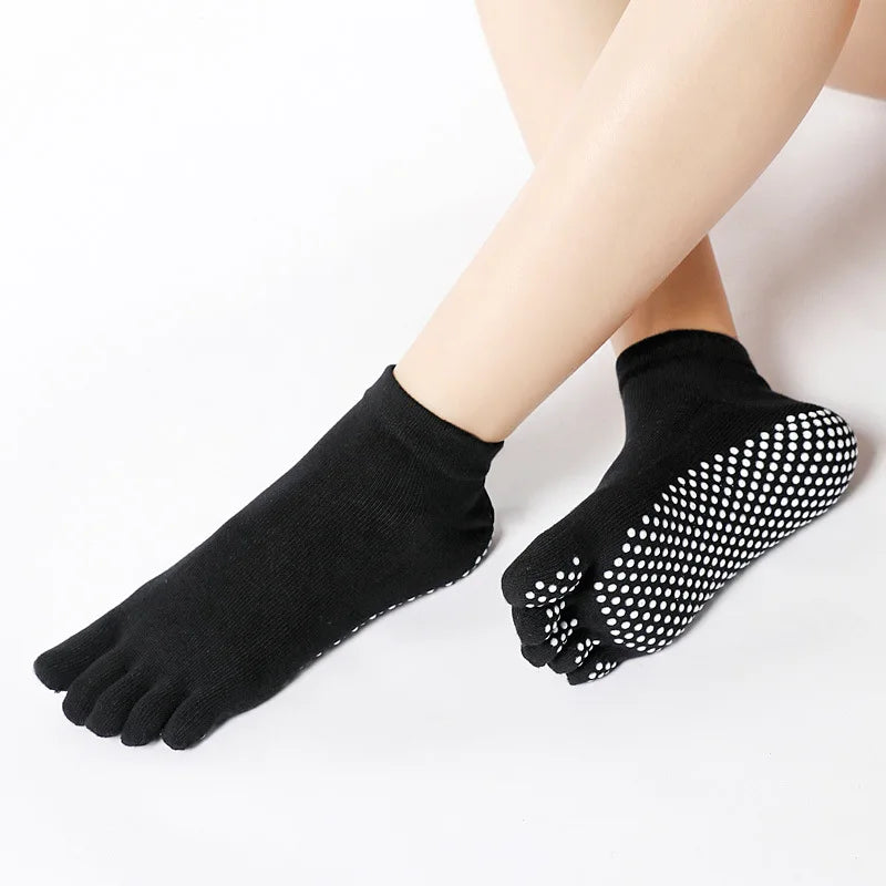 Wholesale Custom logo Cotton Pair  Pilates Yoga Socks for Women Nonslip