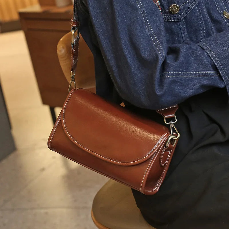 Luxury Casual Women's Genuine Cowhide Leather Sling Bag Lightweight Zipper Closure Shoulder Bag with Polyester Lining ODM Supply