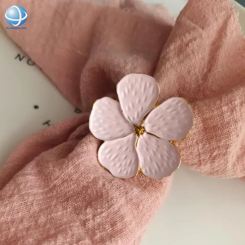 Table Décor Elegant Pink Floral Napkin Ring Set Spring Bloom Napkin Holder for Wedding Dinner Party Thanksgiving Ornament