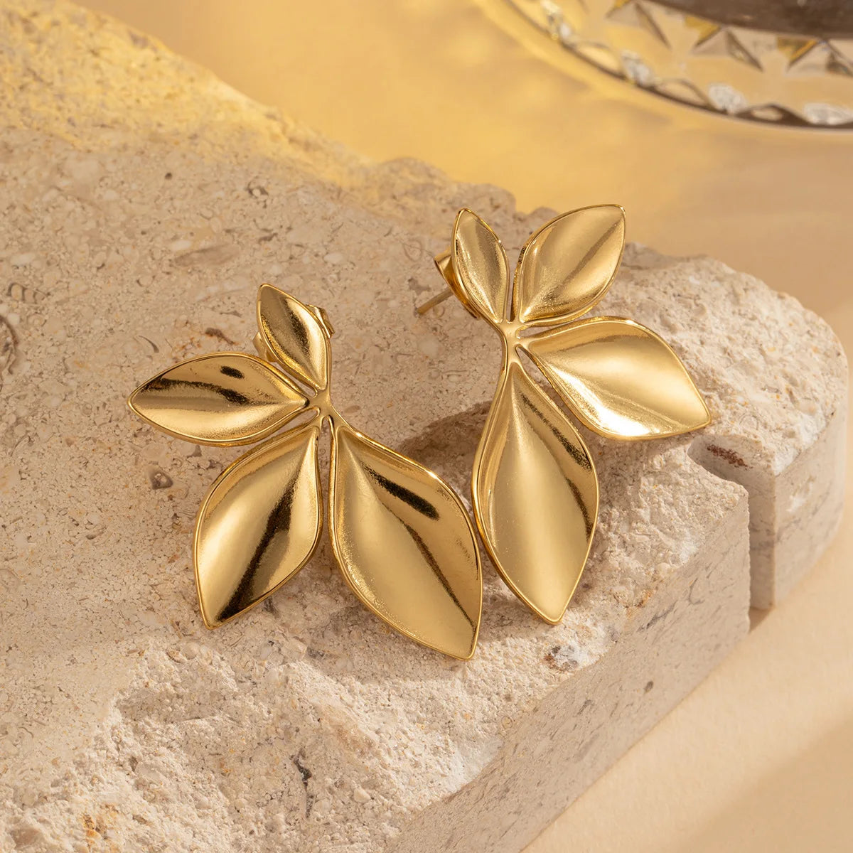 Hot Selling Hyperbole Style 18K Gold Plated Jewelry Waterproof Leaf Petal Stainless Steel Stud Earring