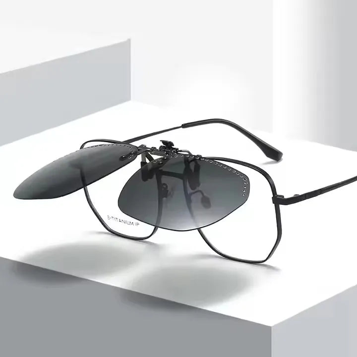 Fashion Portable Strong Magnetic Sunglasses Clip Eyeglass Men Driving Glasses Magnetic Photocrom Polarized Clip on Eyeglasses
