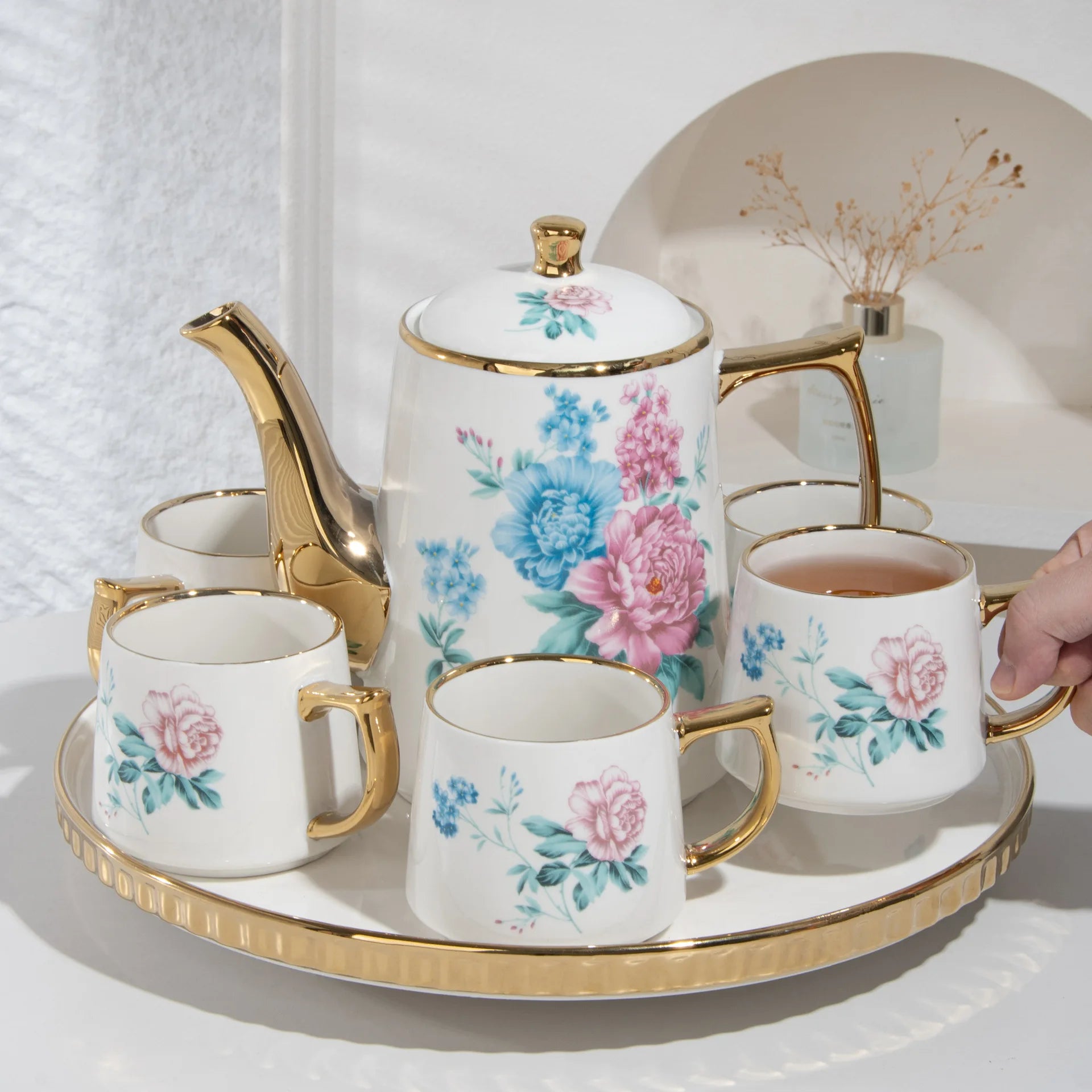 2026 Light Luxury Nordic Style Ceramic Porcelain Eco-Friendly 1300mL Coffee Tea Set Teapot and Cup New Design