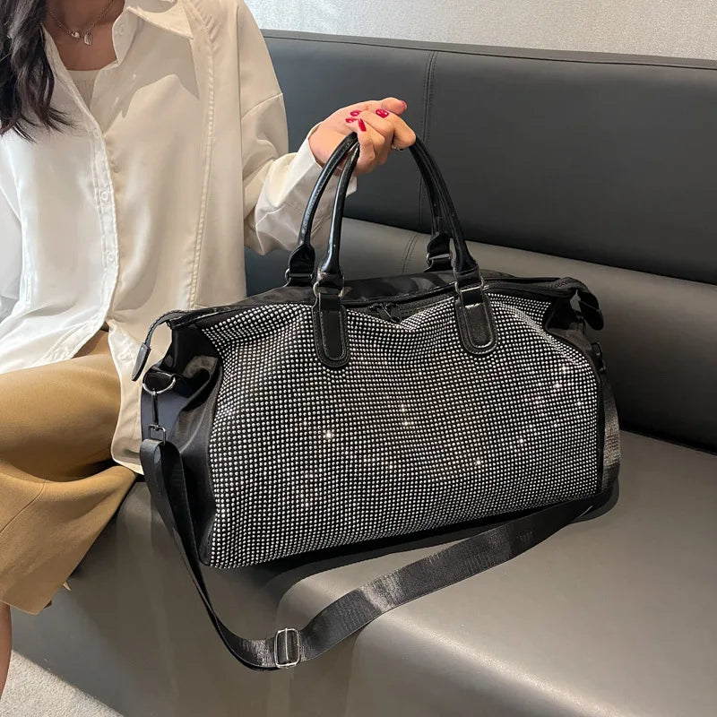 Designer Luxury Bling Diamonds Rivets Weekender Duffel Bag Large Capacity Fitness Travel Bag for Women Fashionable Zipper