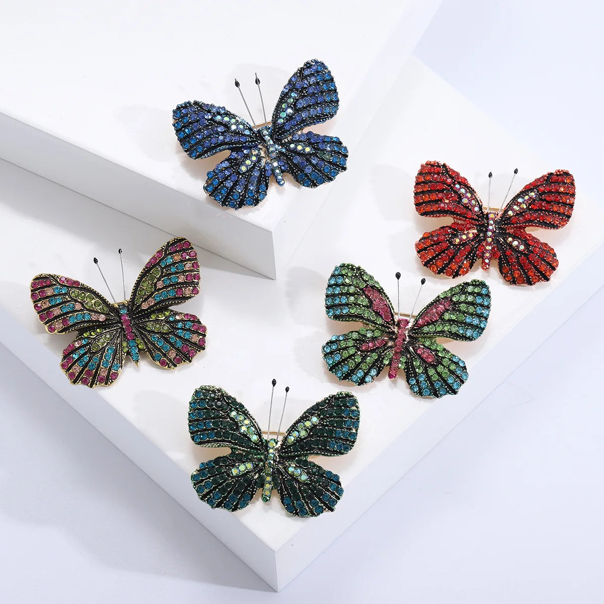 Vintage Jewelry Insect Animal Brooch Lapel Pin Badge Accessories Alloy Rhinestone Butterfly Brooch Pin for Women Dress