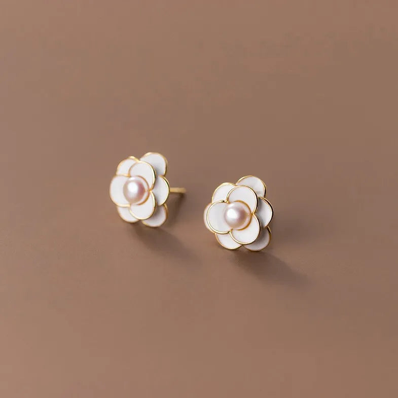 925 Sterling Silver White Camellia Flower with Natural Freshwater Pearl Gold Plated Stud Earrings Fashion Women Jewelry