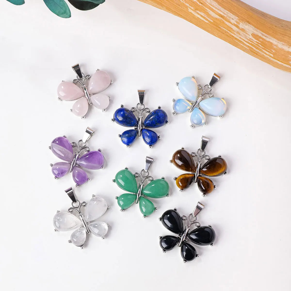 Wholesale Cute Crystal Butterfly Pendant Energy Crystal Fashion Natural Crystal Sweater Chain Necklace Gift