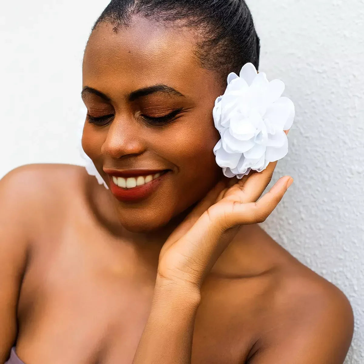 SHIXIN Exaggerated Large Fluffy Fabric Flower Stud Earrings for Women Elegant Petal Earring Trendy Y2K Jewelry Wed Accessories