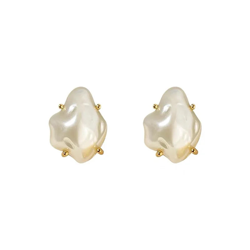 Elegant Fashion Design Baroque White Pearl Earring 18K Gold Plated Geometric Pearl Stud Earring for Women