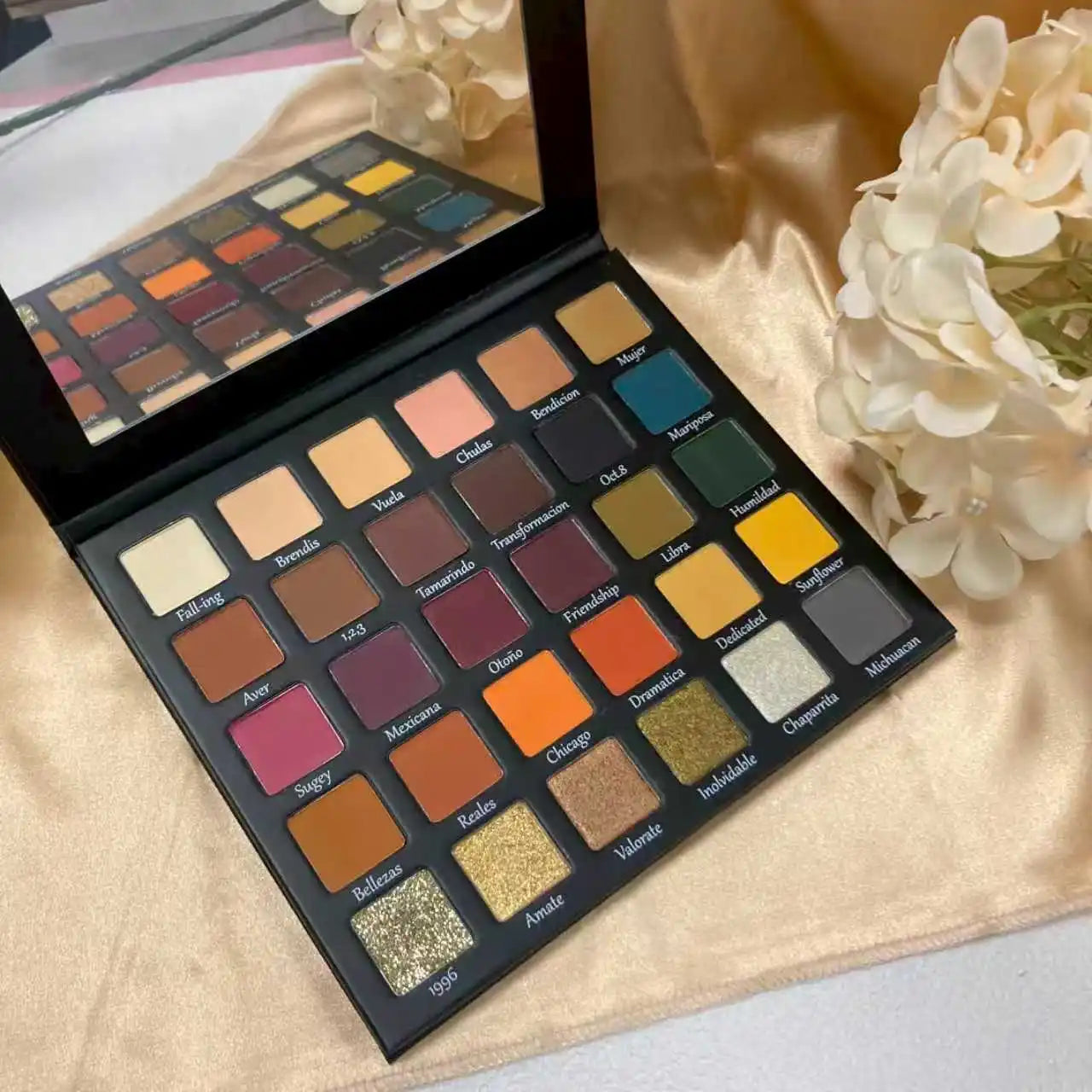 Wholesale Best Selling 15 Colors DIY Eyeshadow Palette High Quality Cosmetic Eyeshadow Palette for Women