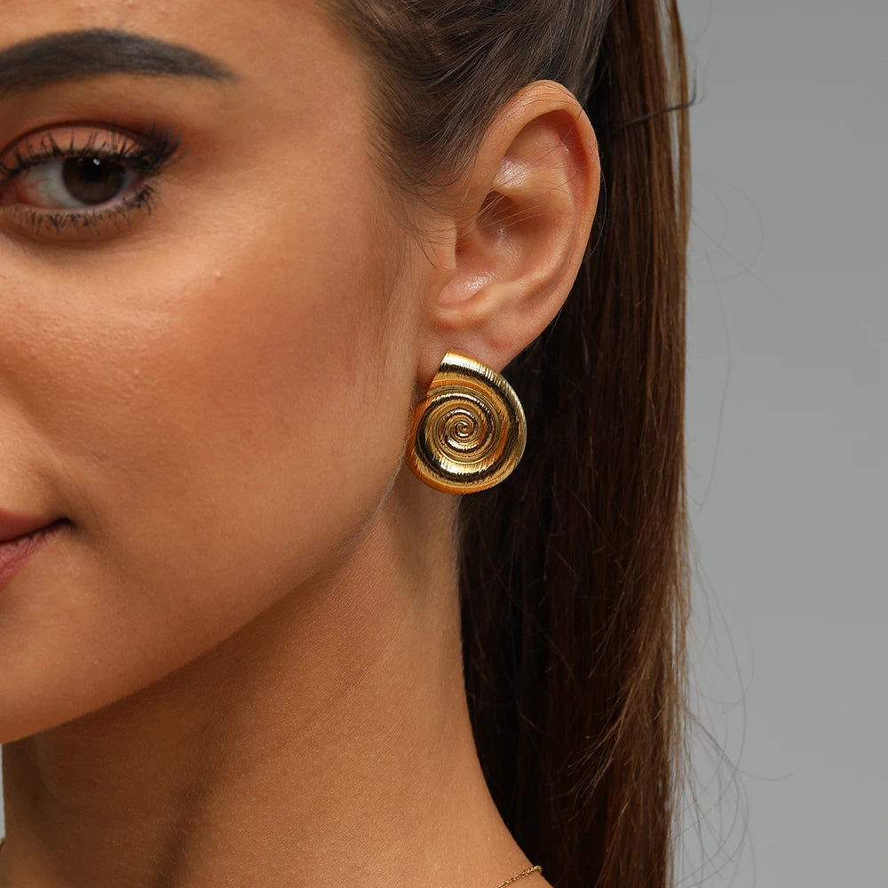 Ins Style Stainless Steel 18K PVD Gold Plated Sea-Inspired Design Simple Geometry Conch Spiral Stud Earrings for Women