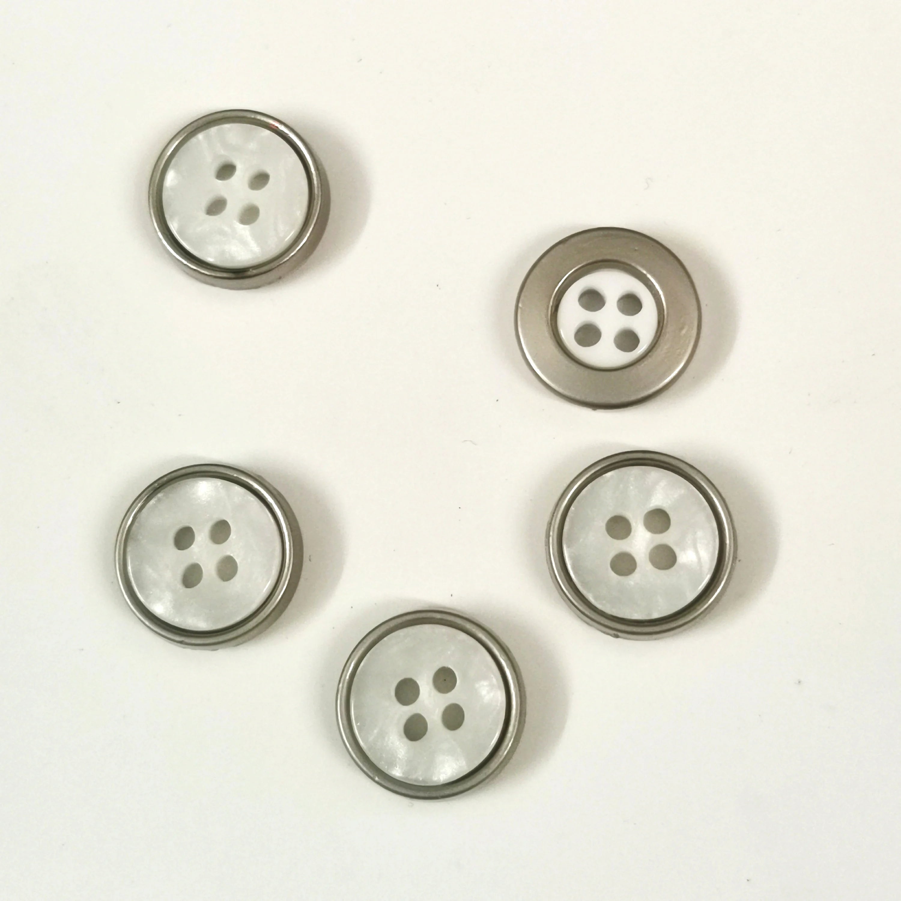 Good Quality Zinc Alloy with Resin Button Sewing Blouse Garment Shank Buttons 4 Hole Shirt Button