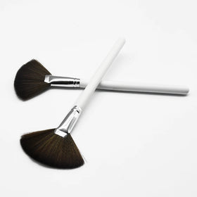 21cm Fluffy Thick Fan Brush for Facial Foam Cleaning Synthetic Fiber Super Soft Mini Spa Beauty Salon Esthetician Fan Brush