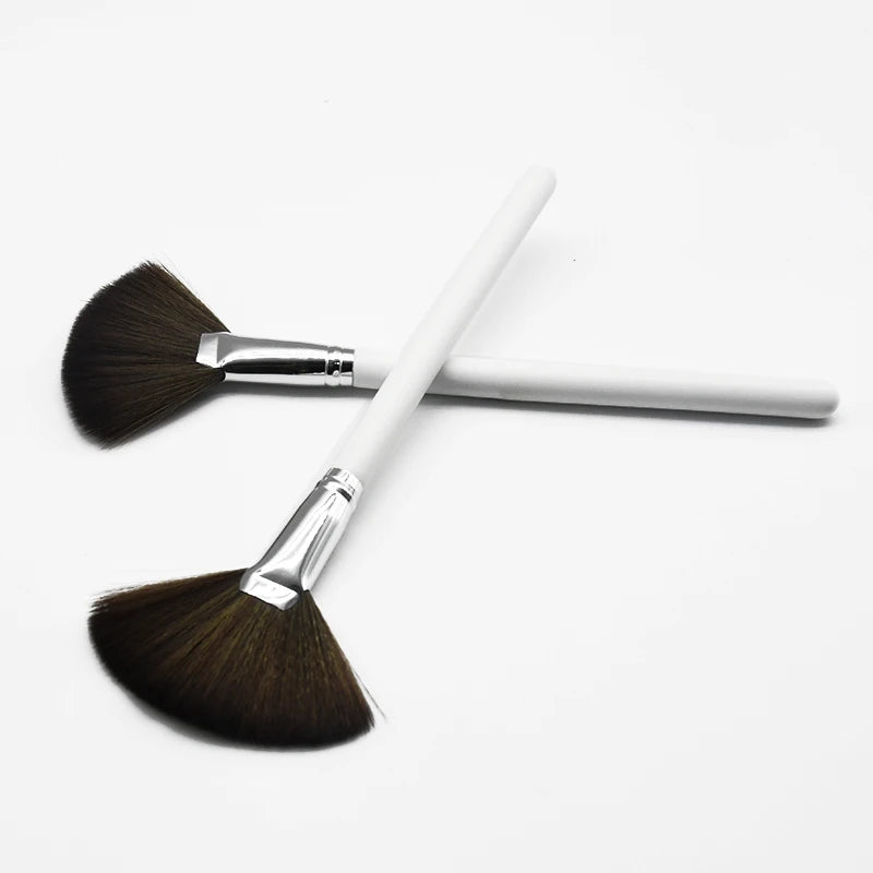 21cm Fluffy Thick Fan Brush for Facial Foam Cleaning Synthetic Fiber Super Soft Mini Spa Beauty Salon Esthetician Fan Brush