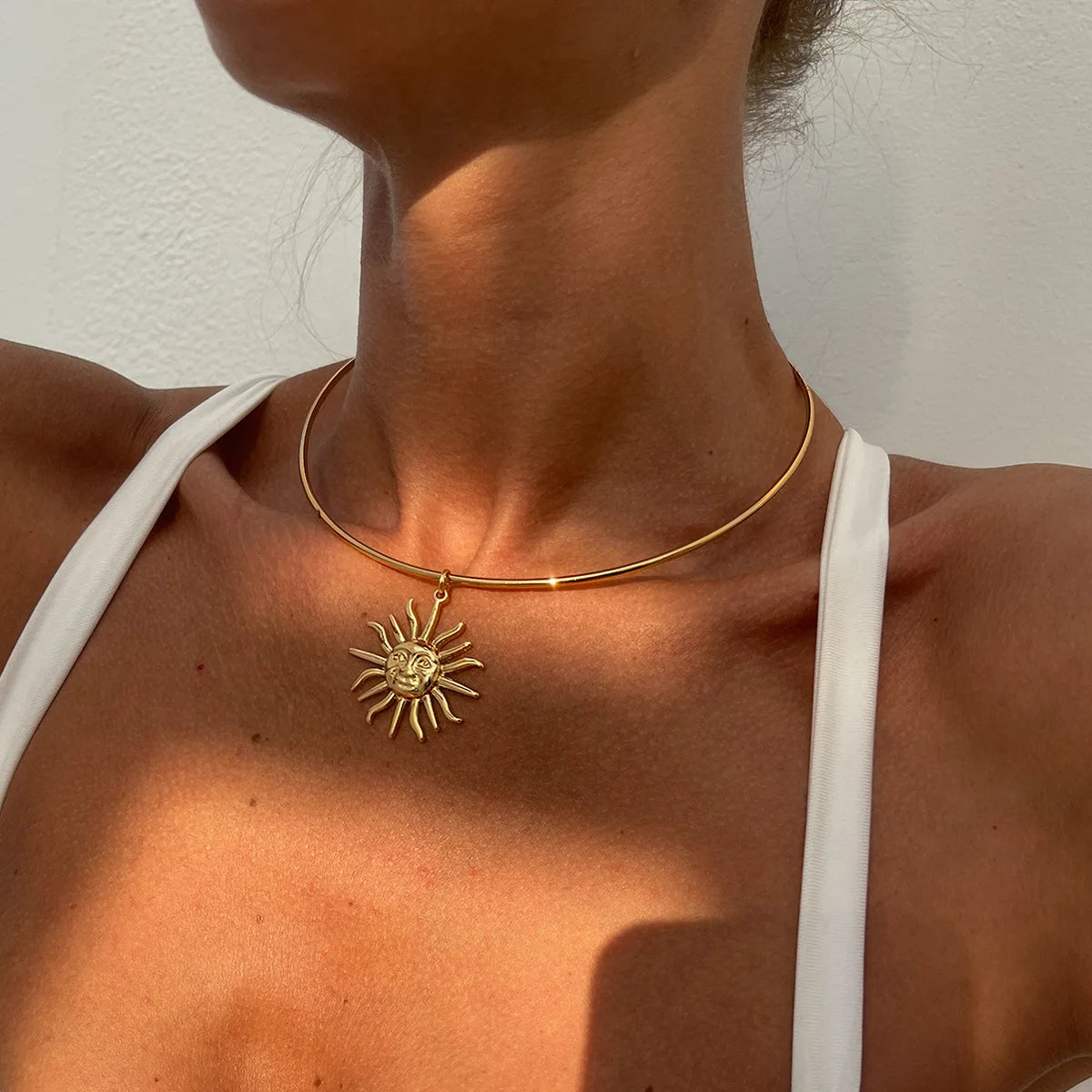 European and American Retro Simple Sun Fashion Alloy Collar