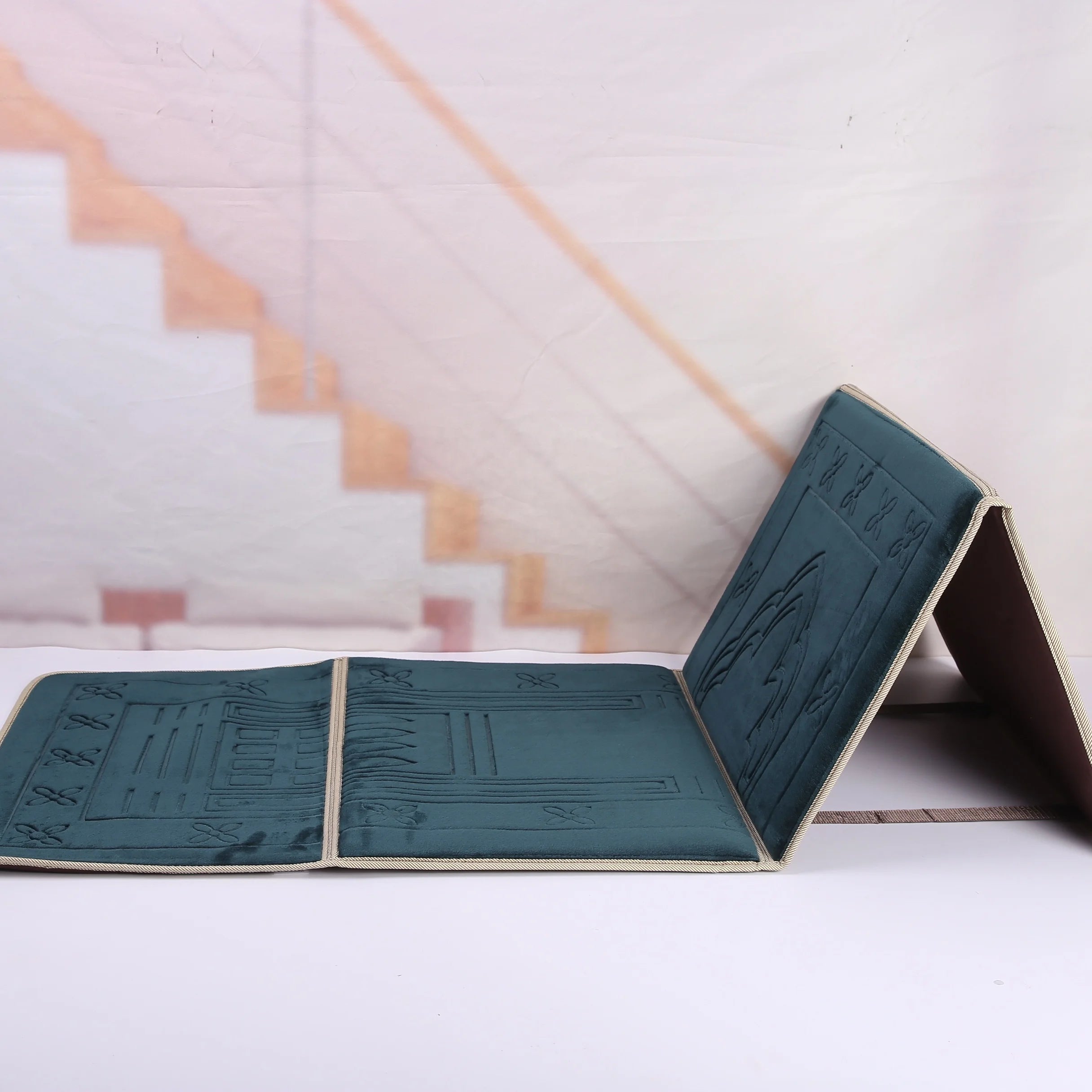 Sell Popular Super More Soft Mix Color  Embossed Portable Velvet Islam Chair Sajadah Prayer Mat for Ramadan