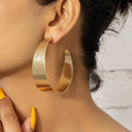 2024 New Arrival Fashion Jewelry Korean Geometric C-shaped Earrings for Women Exaggerated Circular Big Hoop Earrings Wholesale