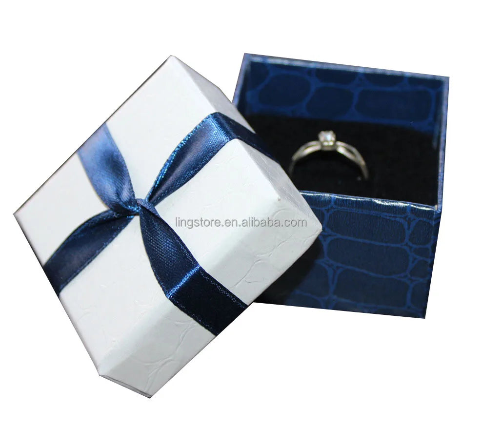 Luxury White Alligator Pattern 5x5x3.8cm Jewelry Box Ring Packaging Cardboard Gift Paper Box with Sponge Insert