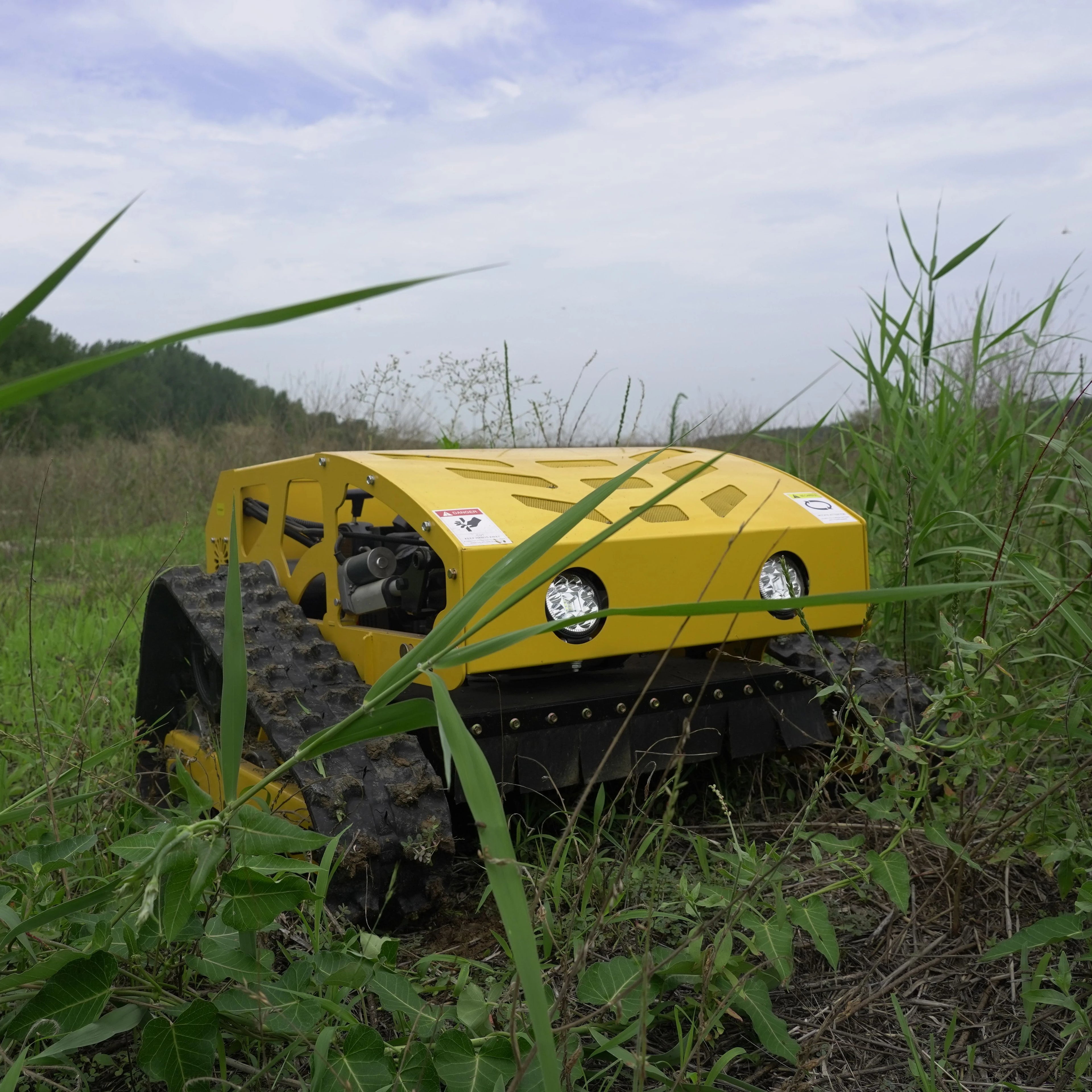 Remote Control 9 HP 550 1000 Mm Gasoline Robot Lawn Mower Grass Cutter Flail Mower Crawler Mowers Petrol Lawnmower