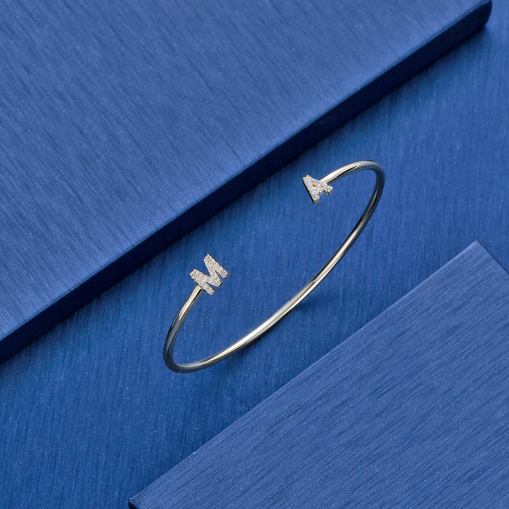 Qiuhan OEM Mom's Day Initial Personalized Bangles Gifts Cuff Men Bracelets Letter Bangle