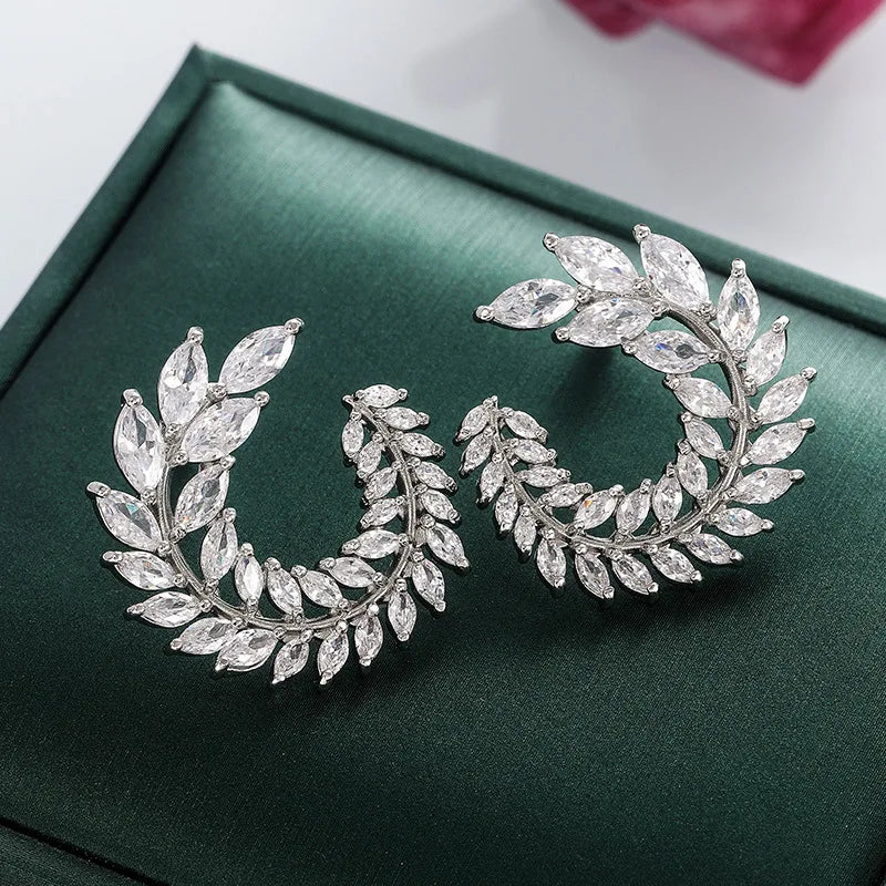 Huitan Gorgeous Shiny Cubic Zirconia Stud Ground Leaf Earrings Lady Girls Leaf Silver Bling Bling Beautiful Earrings Women