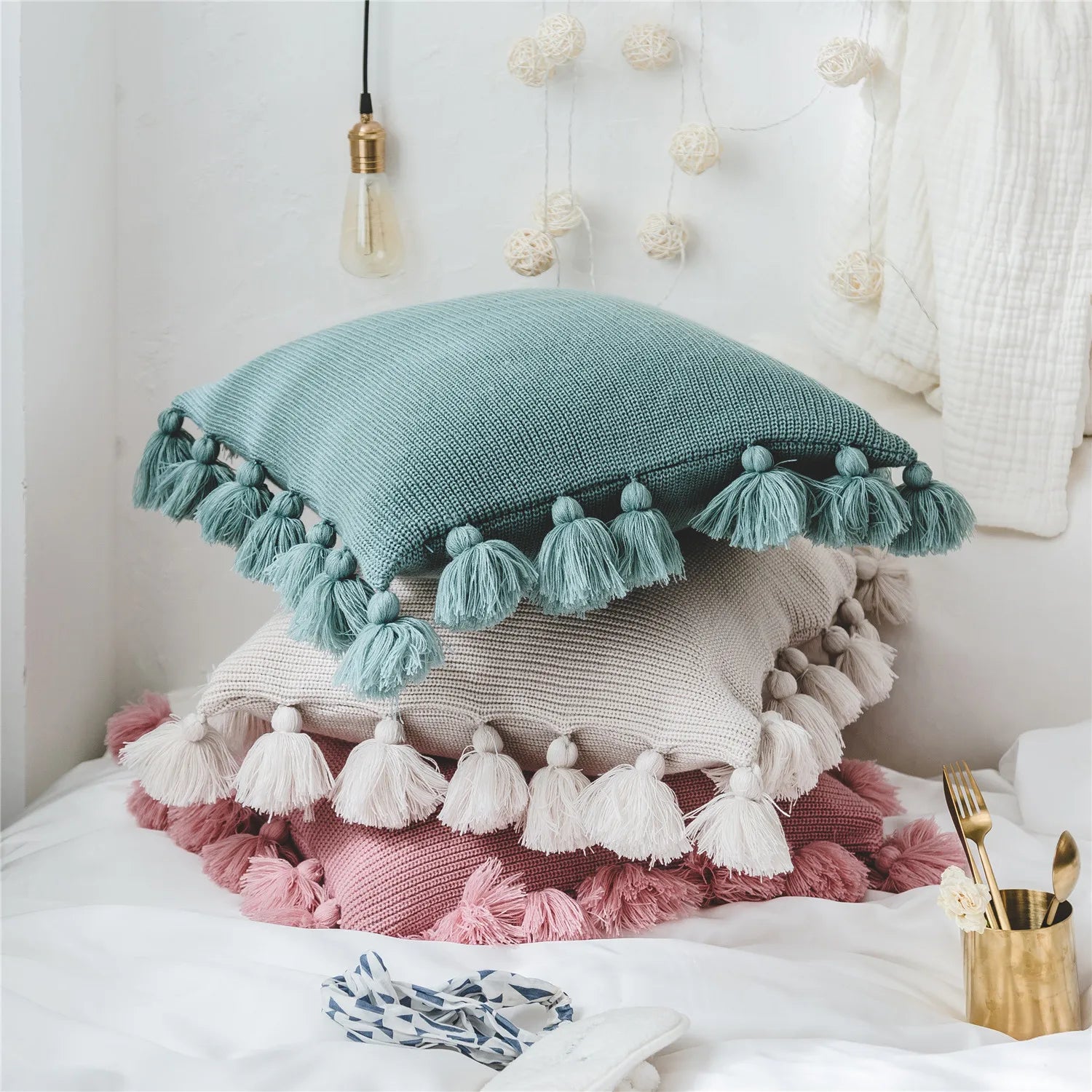 Nt Knitted Pillow Covers Pom Pom Top Sell Suitable for Bed and Sofa Customized