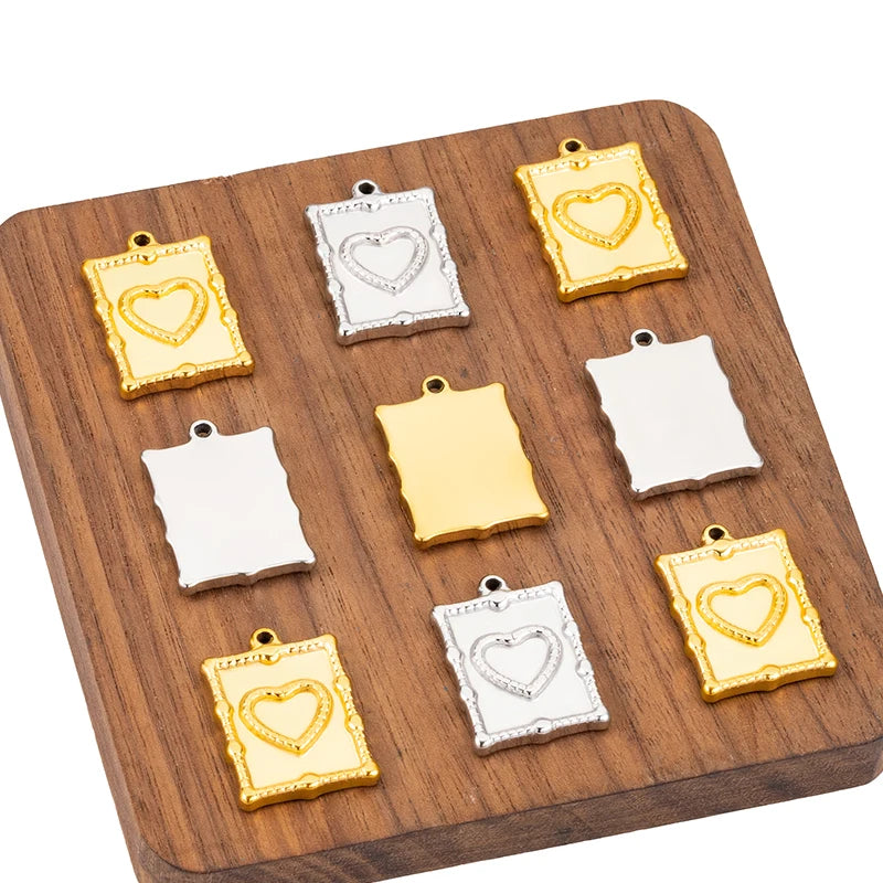 Retro Palace Style Stainless Steel Photo Picture Frame Love Heart Shape Album Charm Pendant Valentine's Day Jewelry Accessory