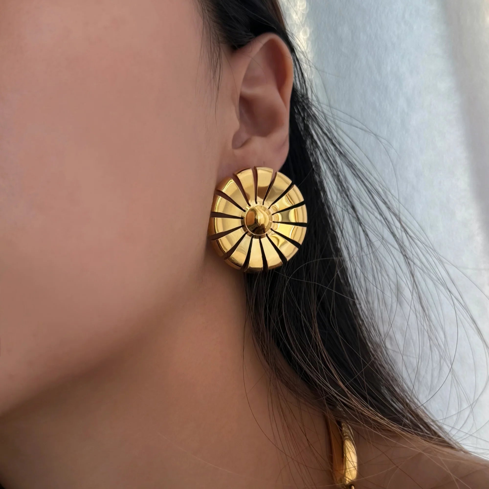Dazan New Autumn HOT INS 18k Gold Plated Hypoallergenic Stainless Steel Vintage Gypsy Polished Sunflower Daisy Women Earrings