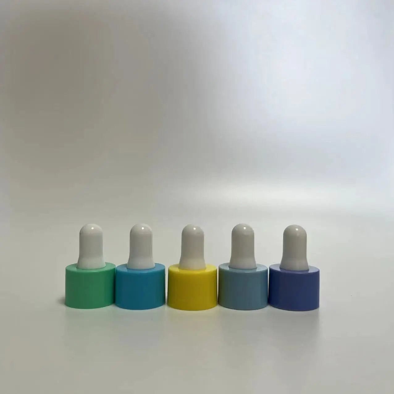 Crew Glass Bottle with Screw Cap Oil Dropper Serum Pipett for Convenient Dispensing