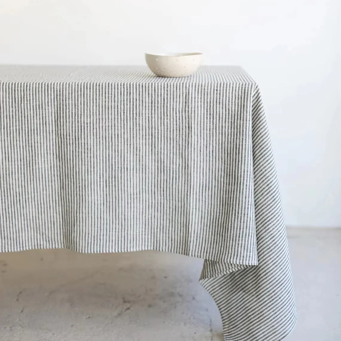 Plain Dyed Light Grey Stripes Stripe Tablecloth square Nature Linen Tablecloth for Restaurant Chinese Manufacturer Hot Sale