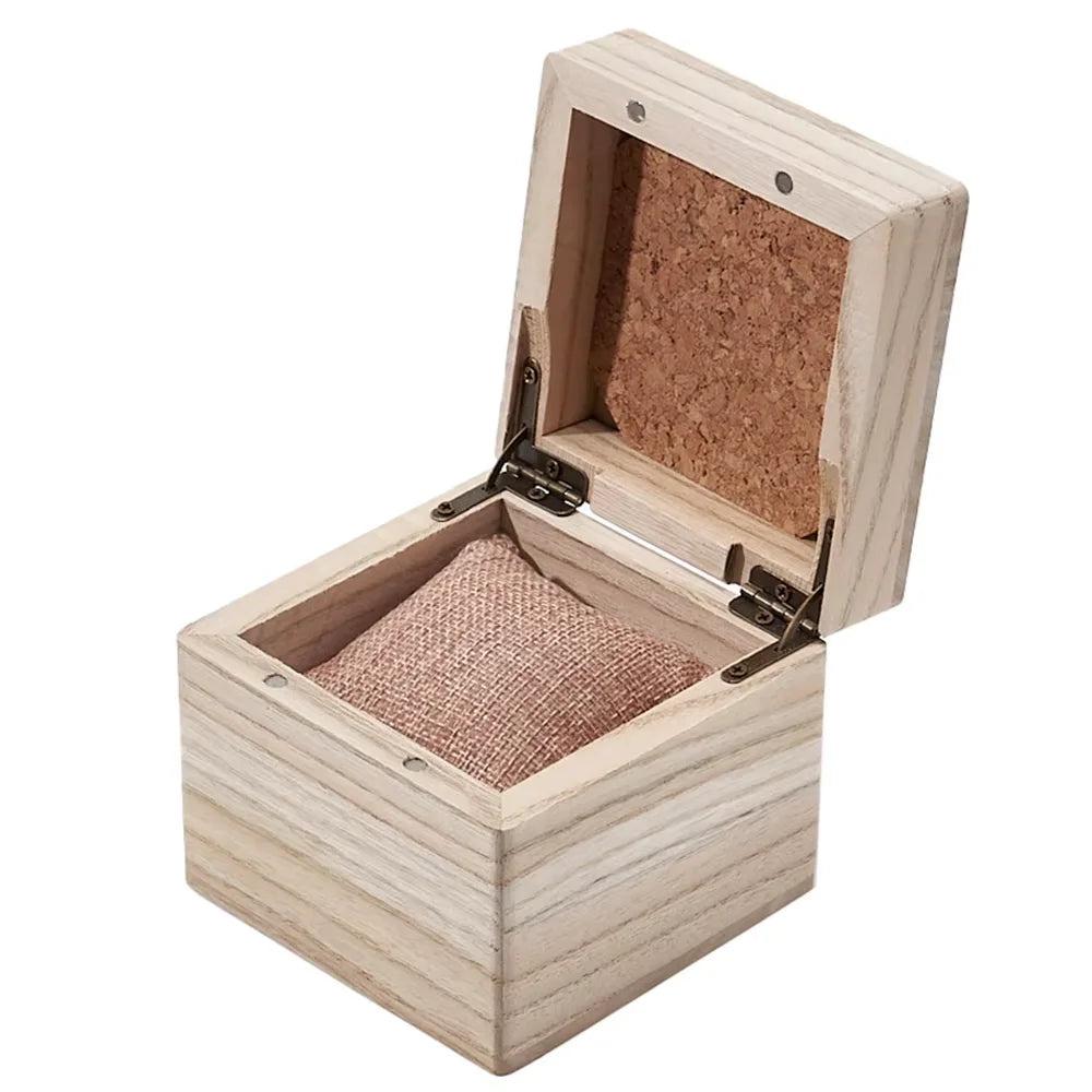 China Supplier's Solid Wood Watch Natural Color Laser Engraved Logo Box 1 Piece Square Shape with Magnetic Button