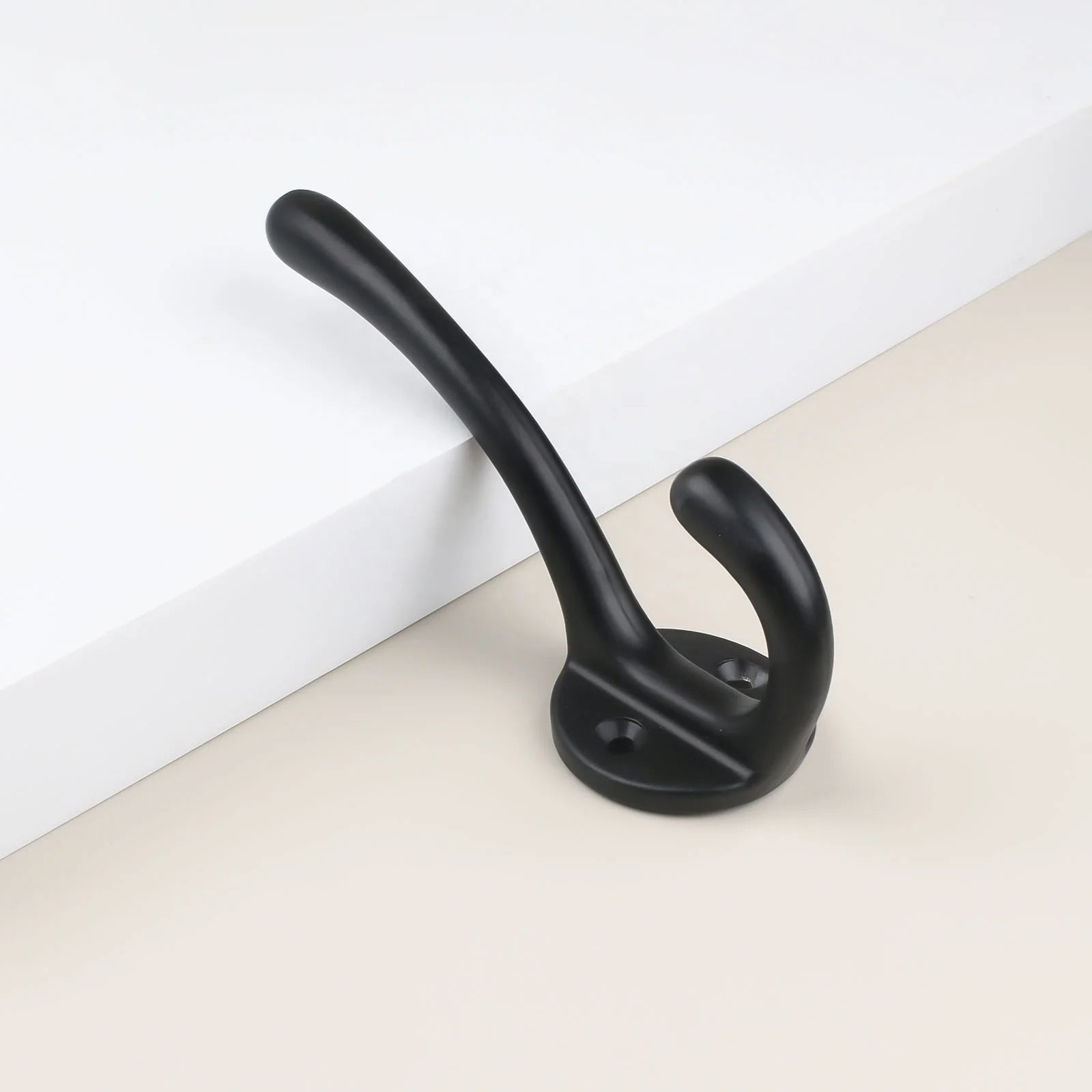 Simple Zinc Alloy Durable Multifunction Modern Double Hook Black Hardware Clothes Hook Bathroom Kitchen Bedroom Door Wall
