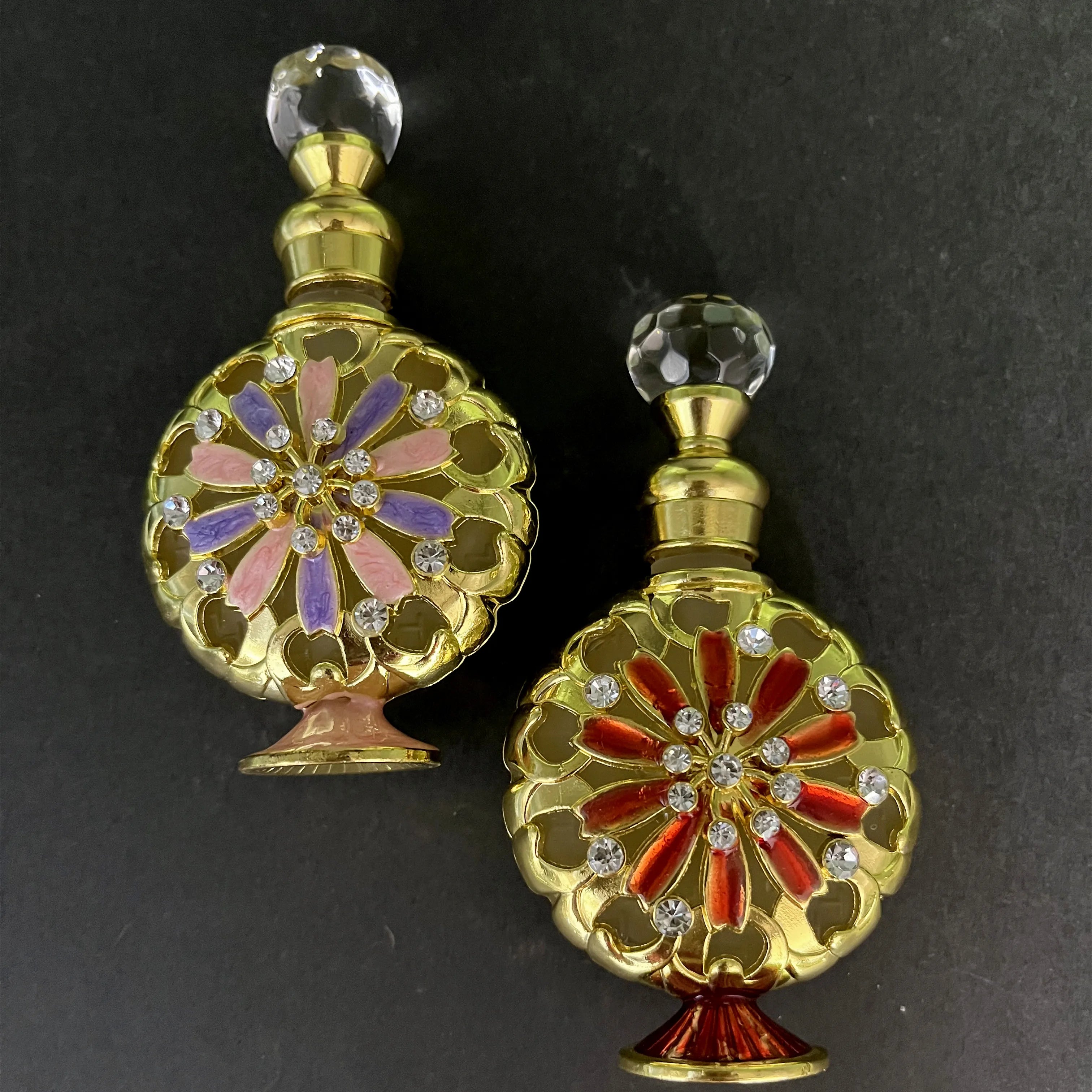 Custom Luxury Vintage Metal Dubai Attar Essential Oil Bottle15ml Red pink Purple Body Aromatherapy in Arabic Packaging
