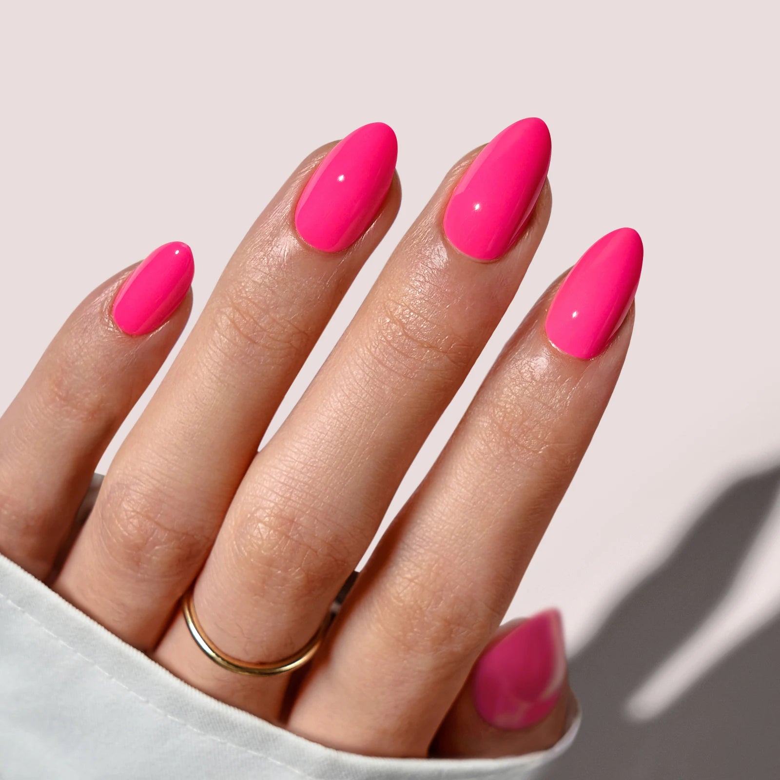 BTArtbox Soft Gel Handmade Artificial False Fake Nails Wholesale Short Almond Pink Plain Solid Color Summer Press on Nails