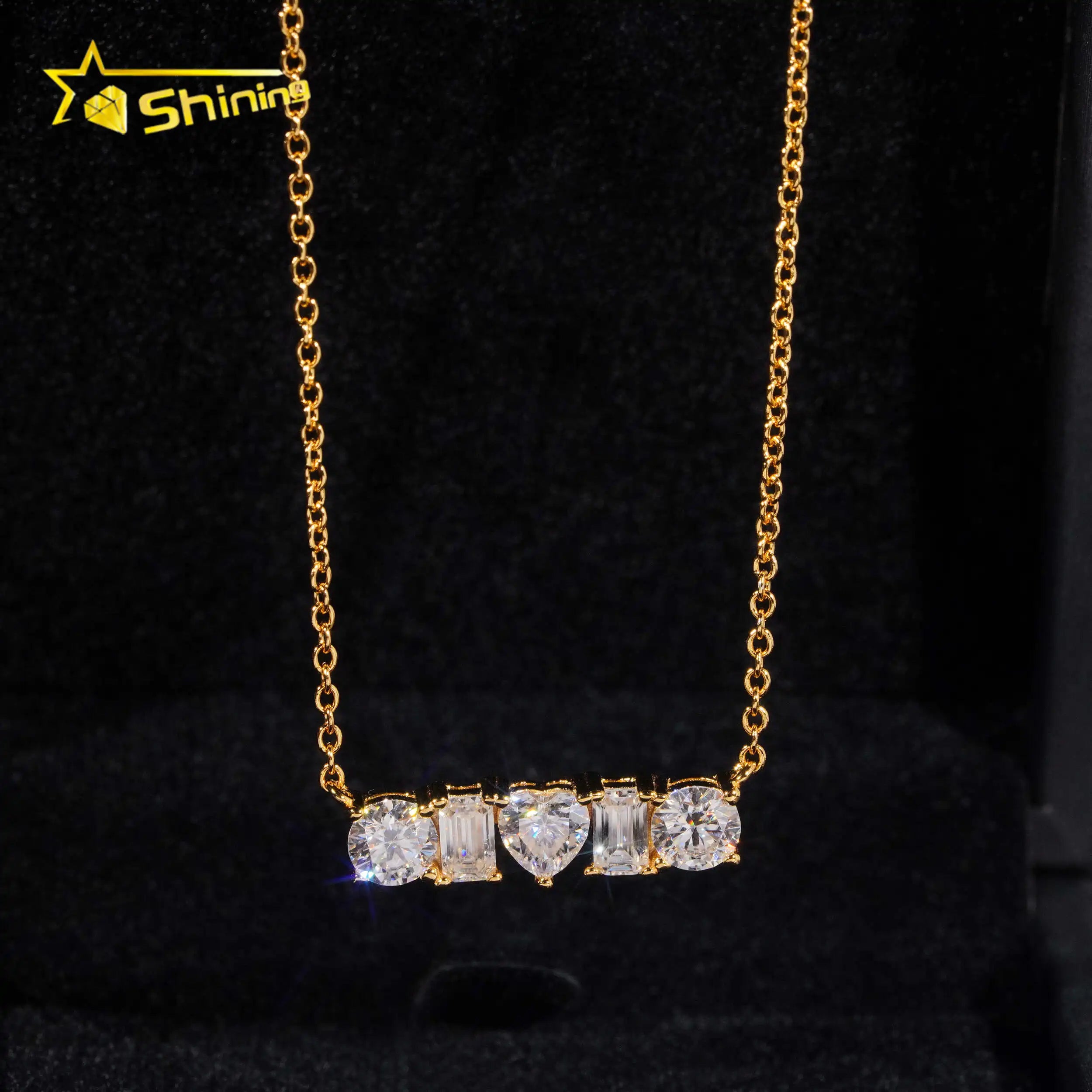 New Style Fashion Pendant Necklaces 925 Silver Gold Plated Iced Out Moissanite Diamond Pendant Necklace Christmas Gift